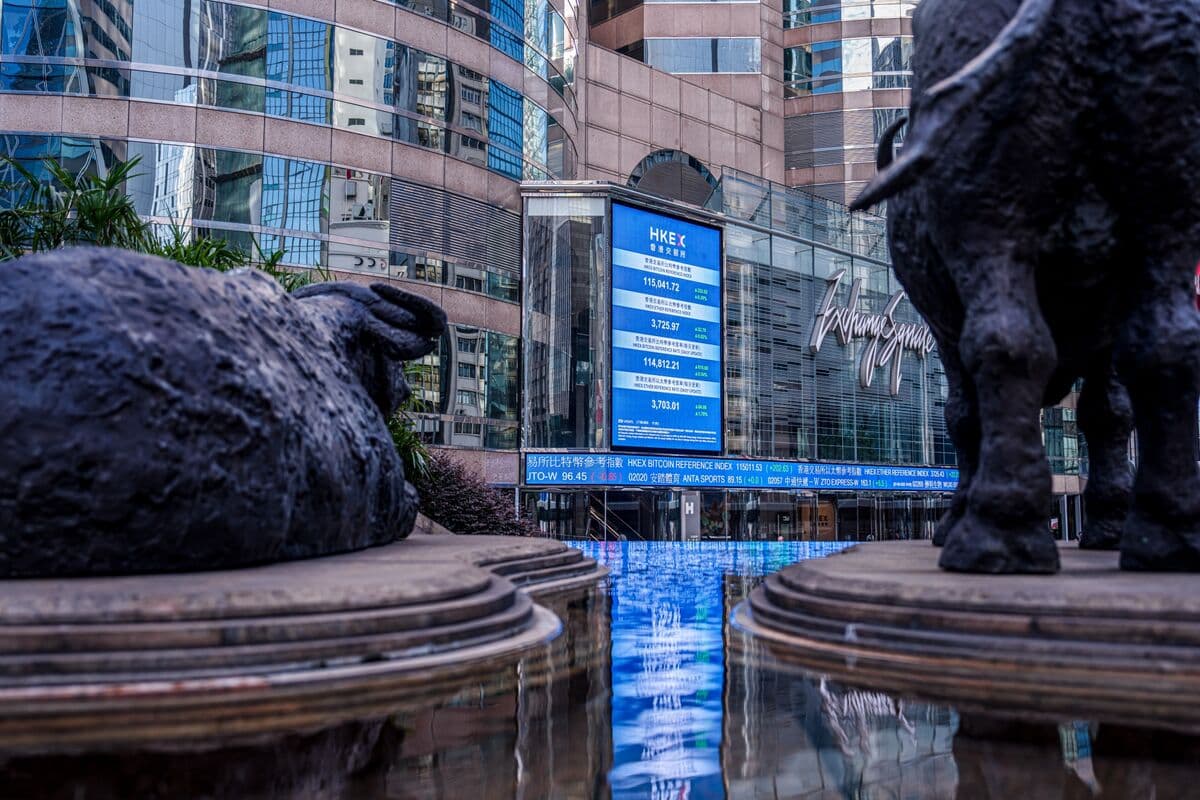 Digest Contains Multiple Unrelated Podcast Listings