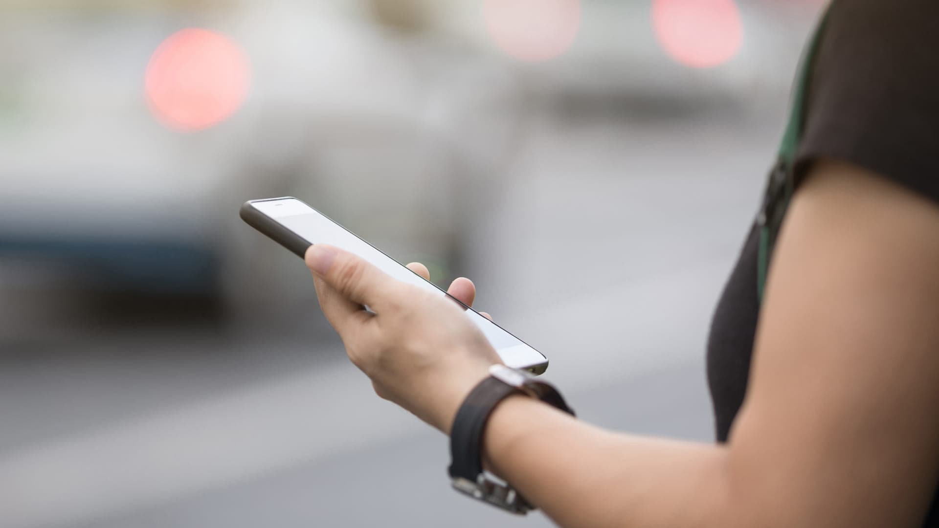 Qwen Extends Ride‑Hailing, Exposes Execution Challenges