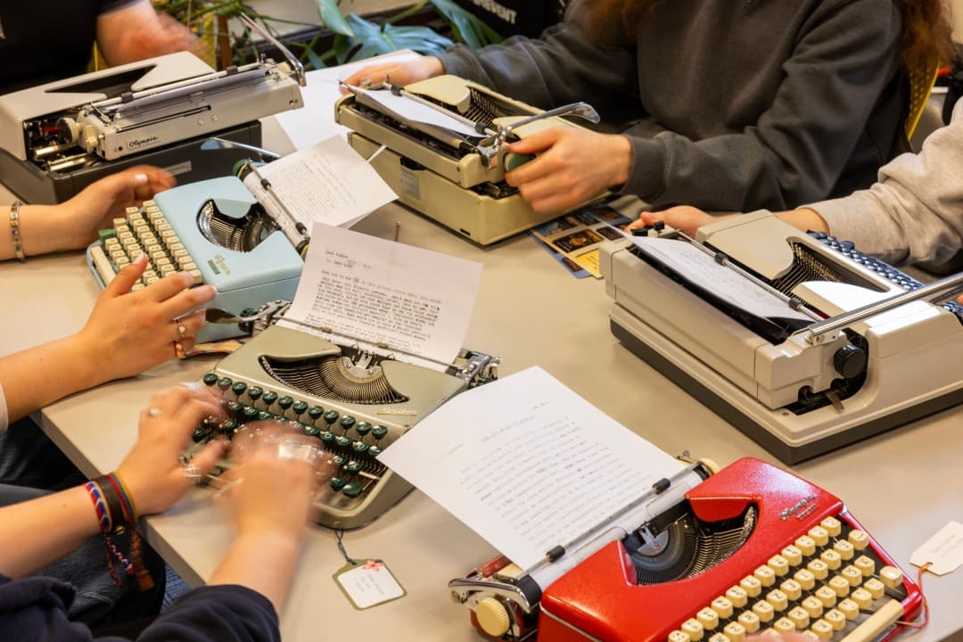 Cornell Professor Reintroduces Typewriters For Assignments