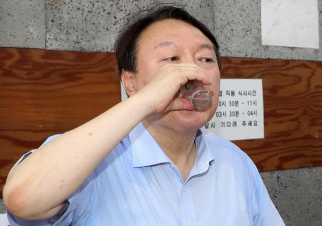 Yoon Suk Yeol Faces Prison Food Allegations