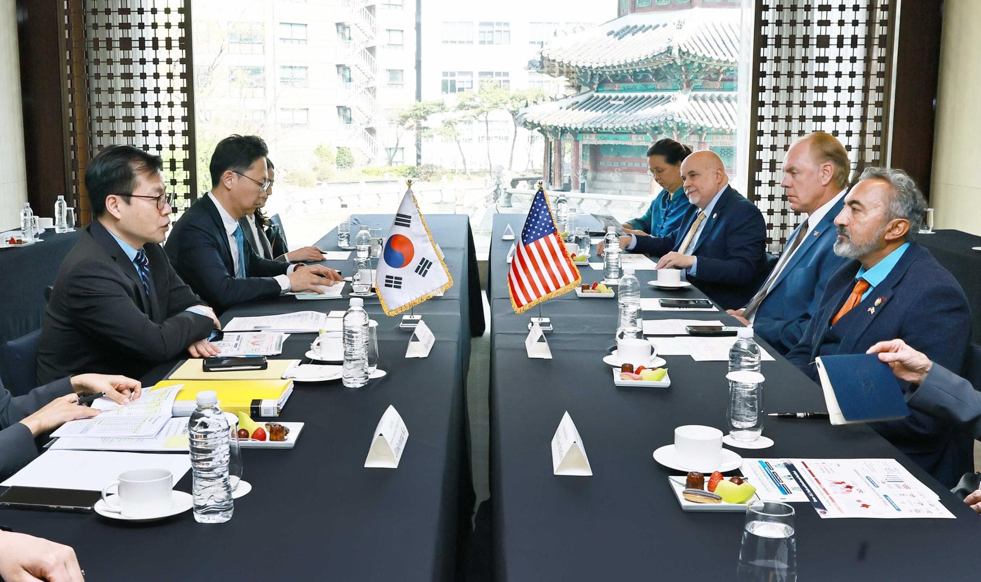 Seoul Discusses Strengthening Economic Ties With US