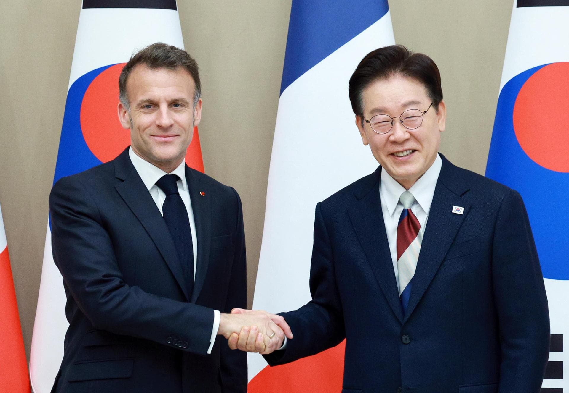 Lee and Macron Upgrade Bilateral Ties To Global Strategic Partnership