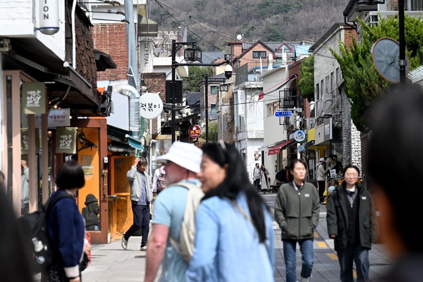 Architect Documents Bukchon’s Layered Urban Heritage