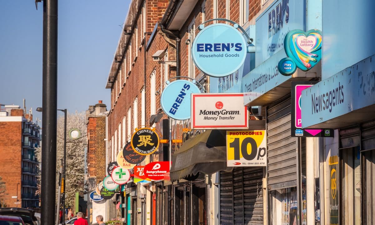 Goldman Sachs Urges UK Small Businesses To Adopt AI