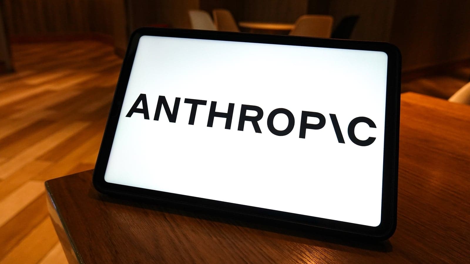 US Judge Suspends Sanctions On Anthropic