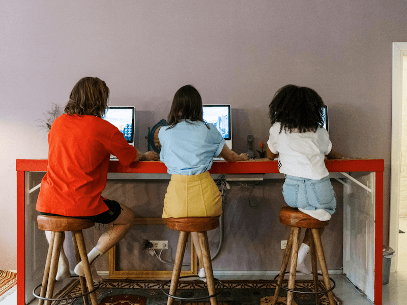 Social Platforms Shape Opposition To E-Cigarette Campaigns