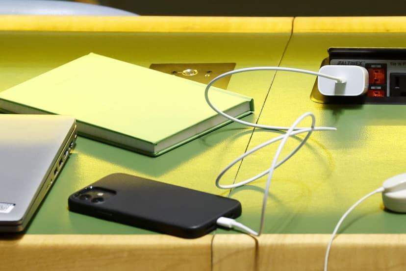 College Students Adopt AI For Coursework