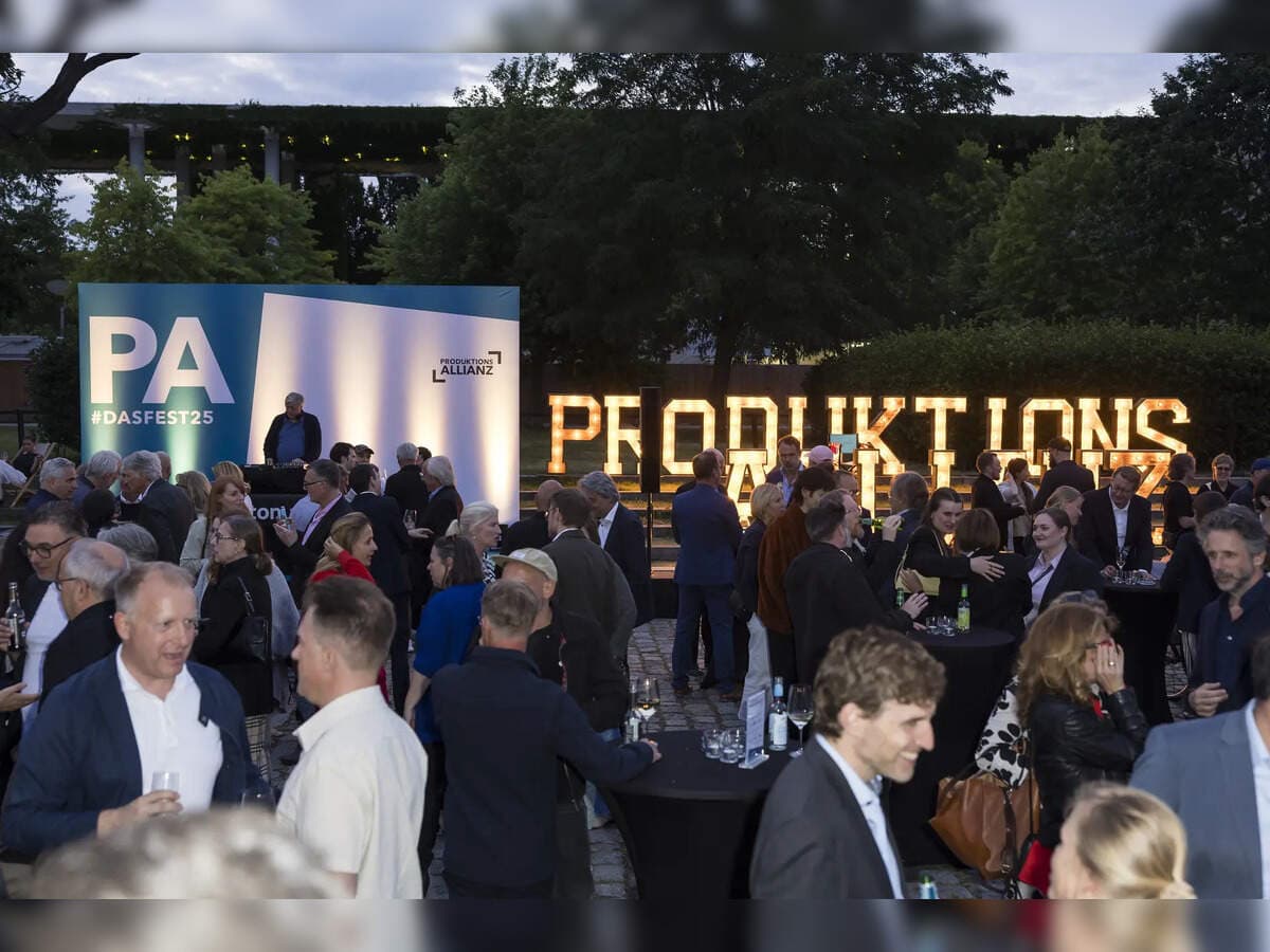 Film Industry Confronts AI Disruption at Festival