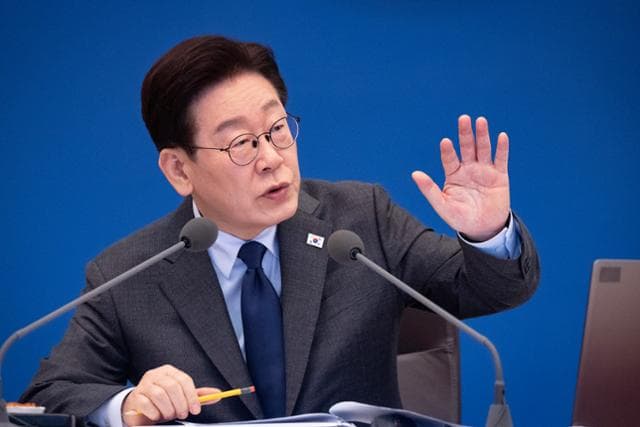 President Lee Reports Sharply Increased Assets