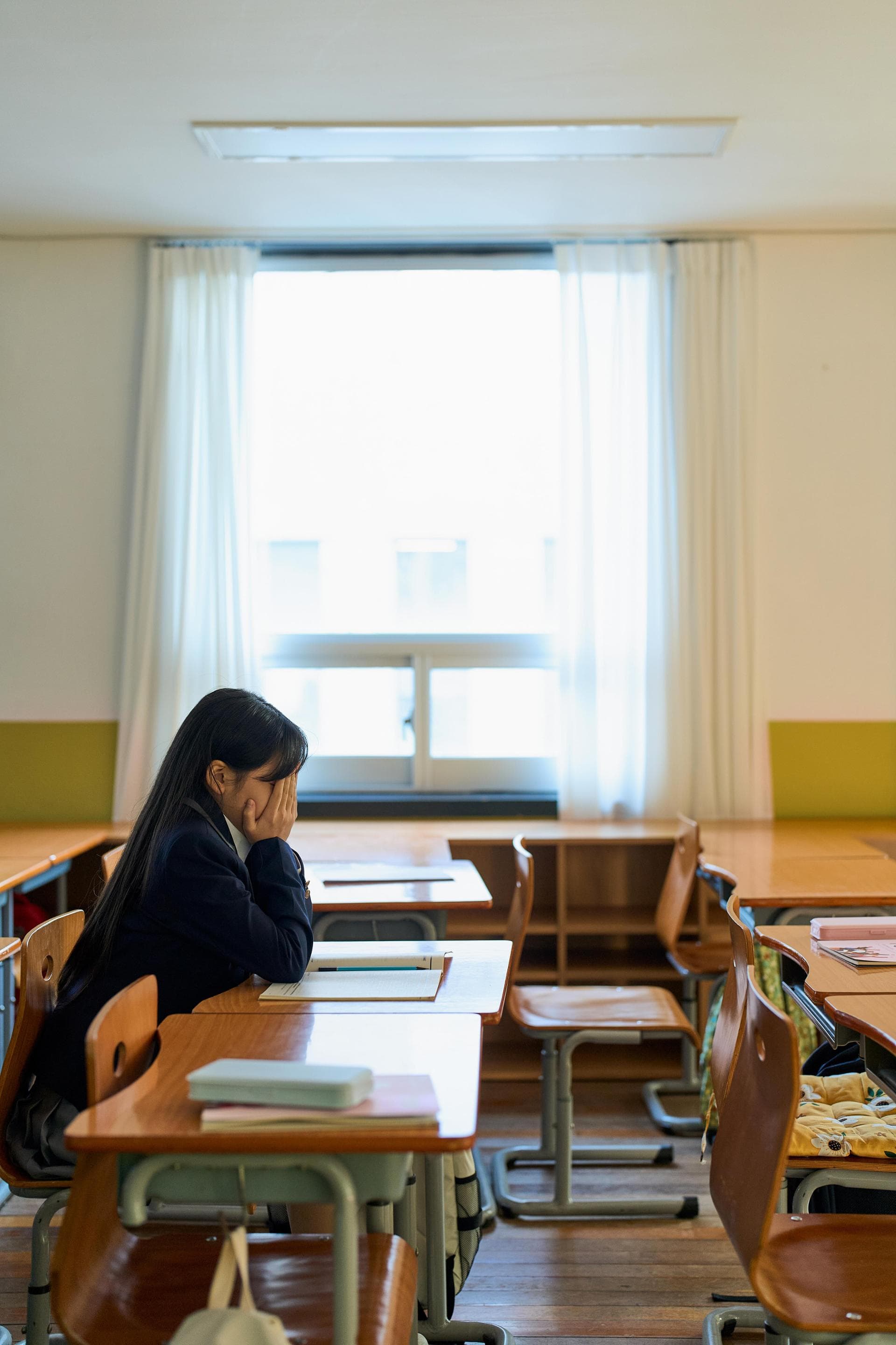 Reduced Social Media Use Lowers Young People's Loneliness