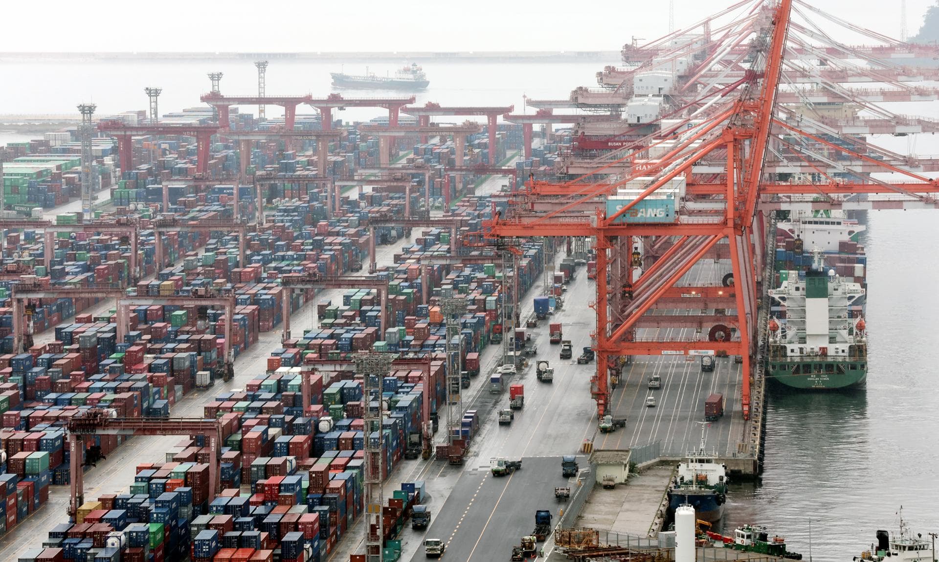 AMRO Maintains South Korea Growth Forecast 1.9%