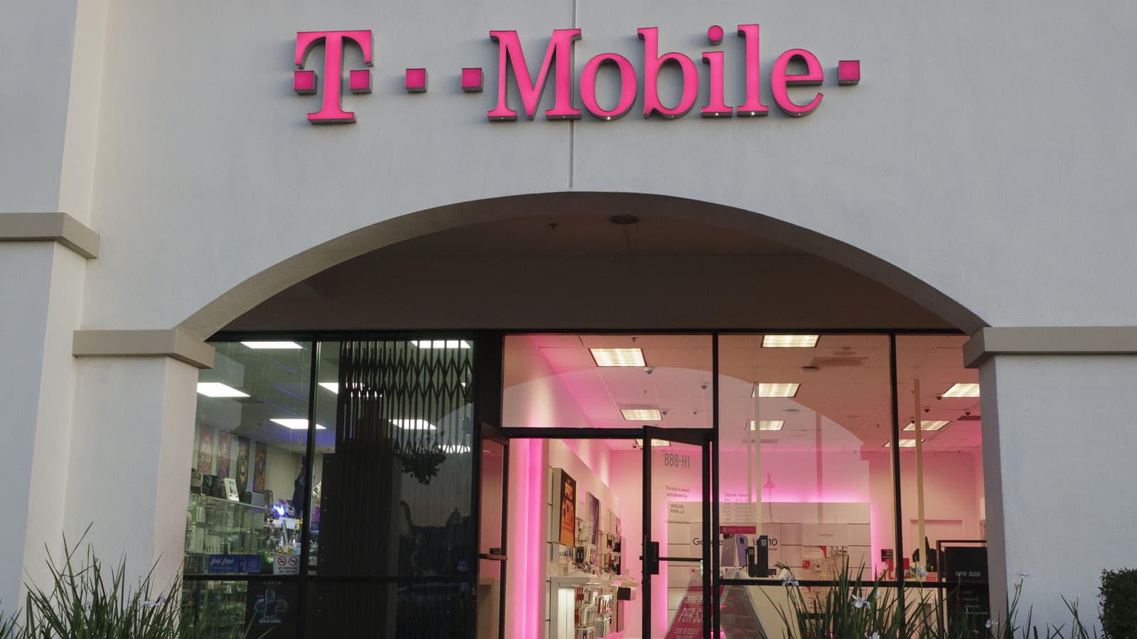 T-Mobile Launches Network Live Translation Beta