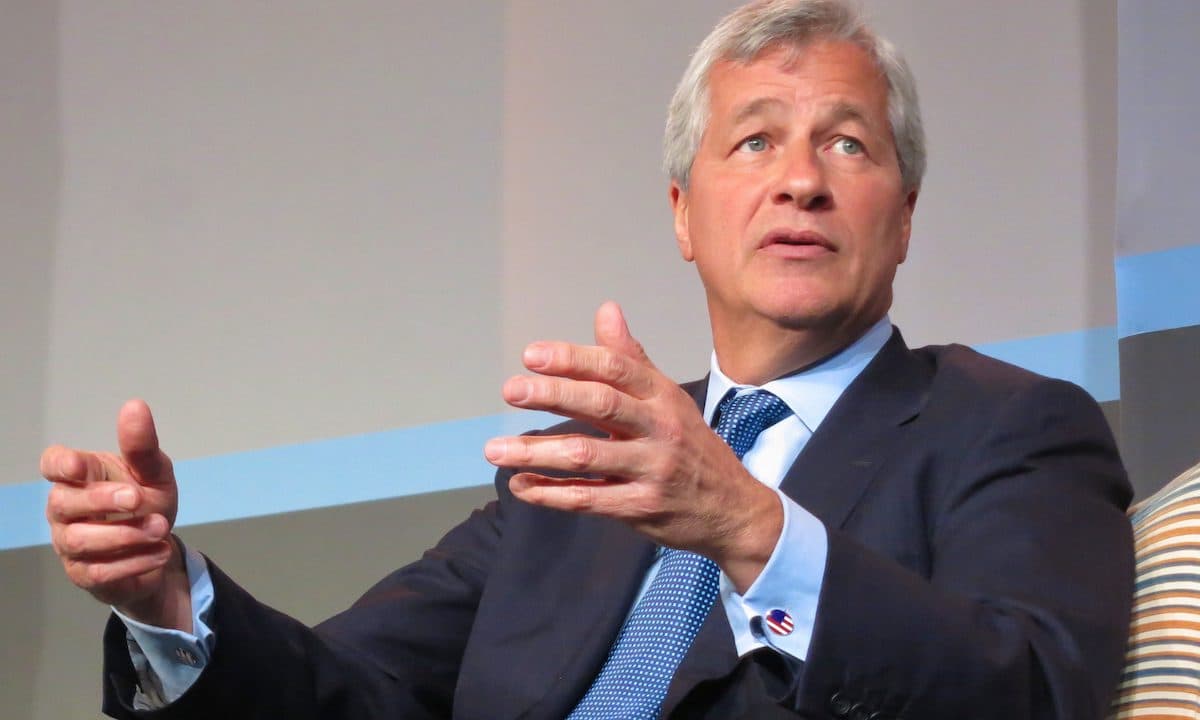 JPMorgan CEO Urges Incentives For AI-Displaced Workers